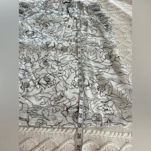 T Tahari Floral Cap Sleeve Top - Black and White Polyester, Women’s Size Large - Picture 16 of 16